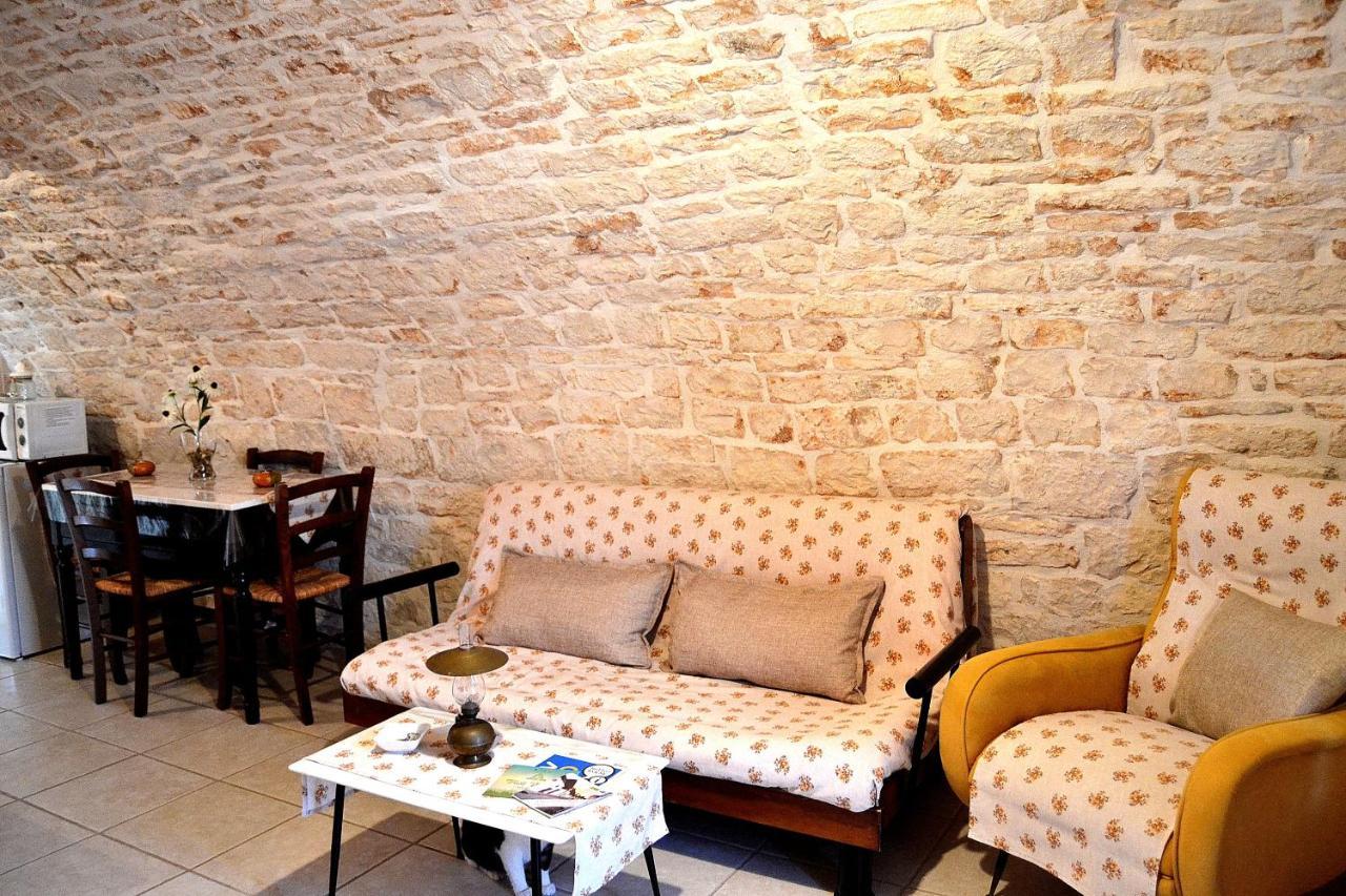 Converse Fra I Trulli Альберобелло Экстерьер фото